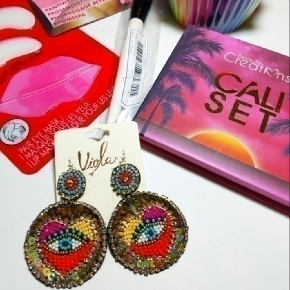 Cali Warm Beauty & Accessory Bundle